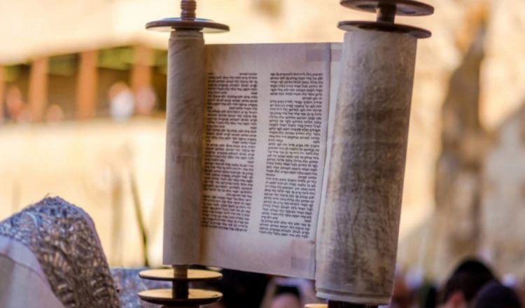 La Torah, el libro sagrado del judaísmo